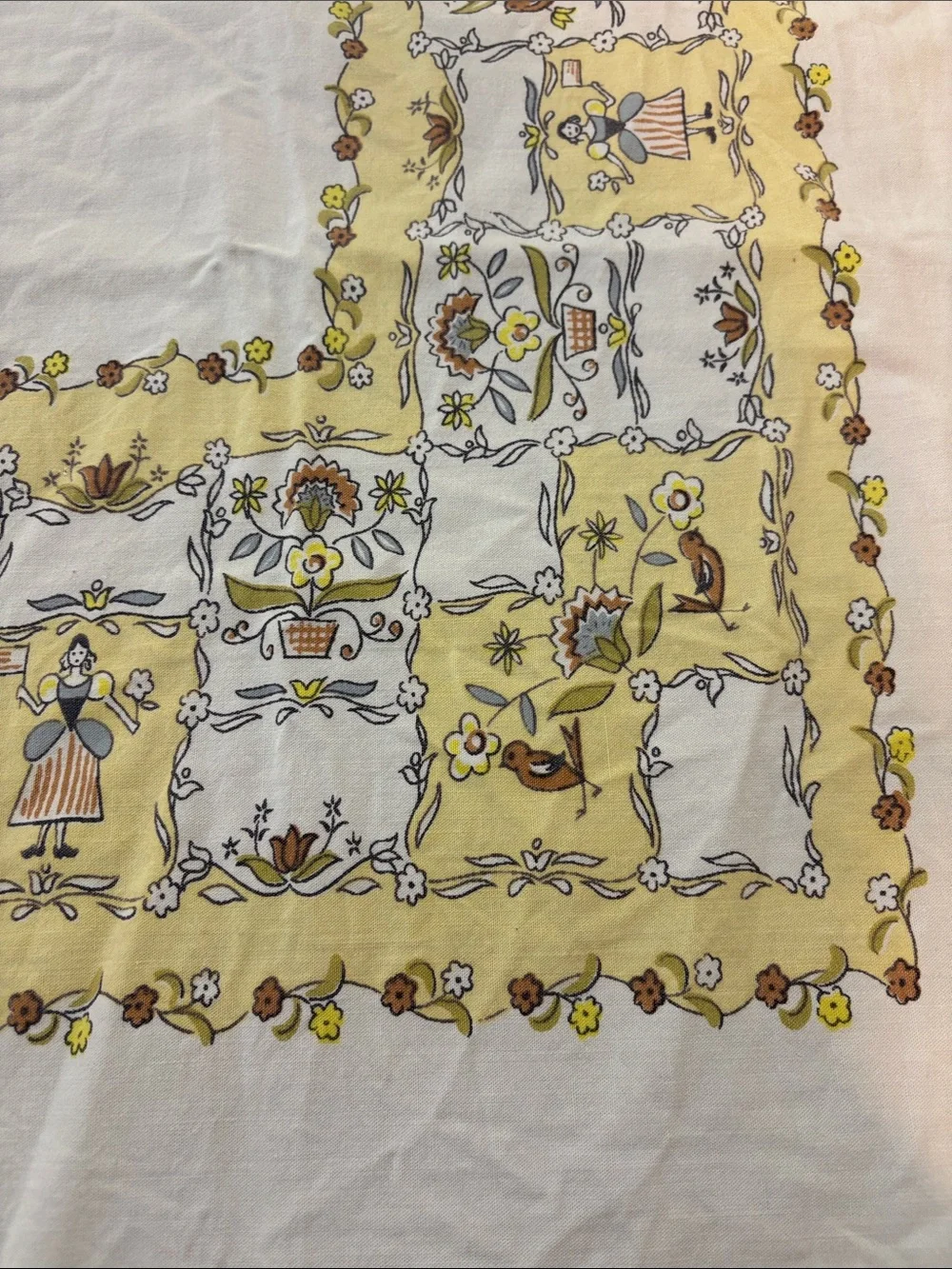 Vintage Yellow and White Printed Tablecloth - Decorative Home Dining Linen